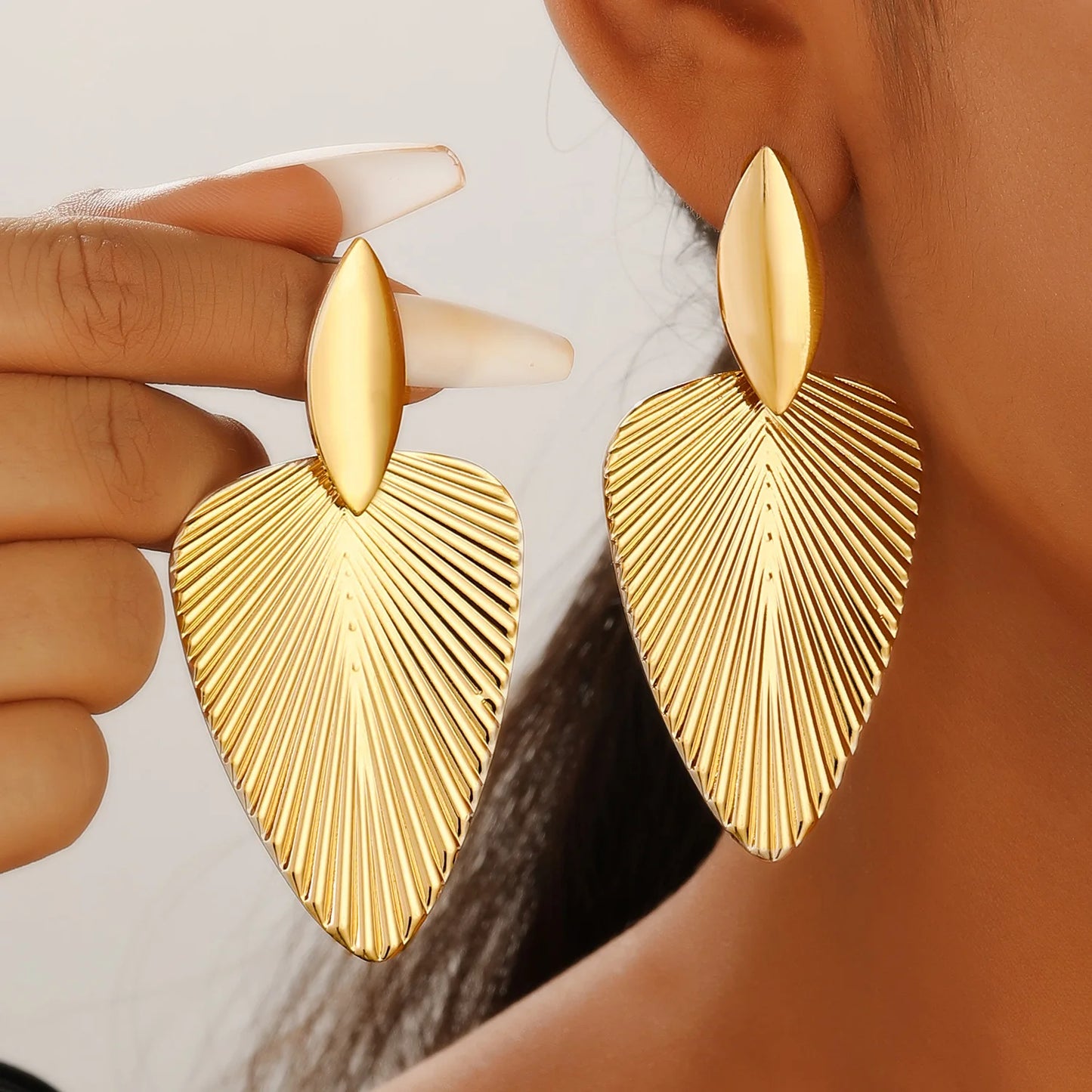 Advanced Metal Textured Leaf  Pendant Big Earrings Women's Exaggerated Fashion Party Jewelry Gold Color Geometry Drop Earring