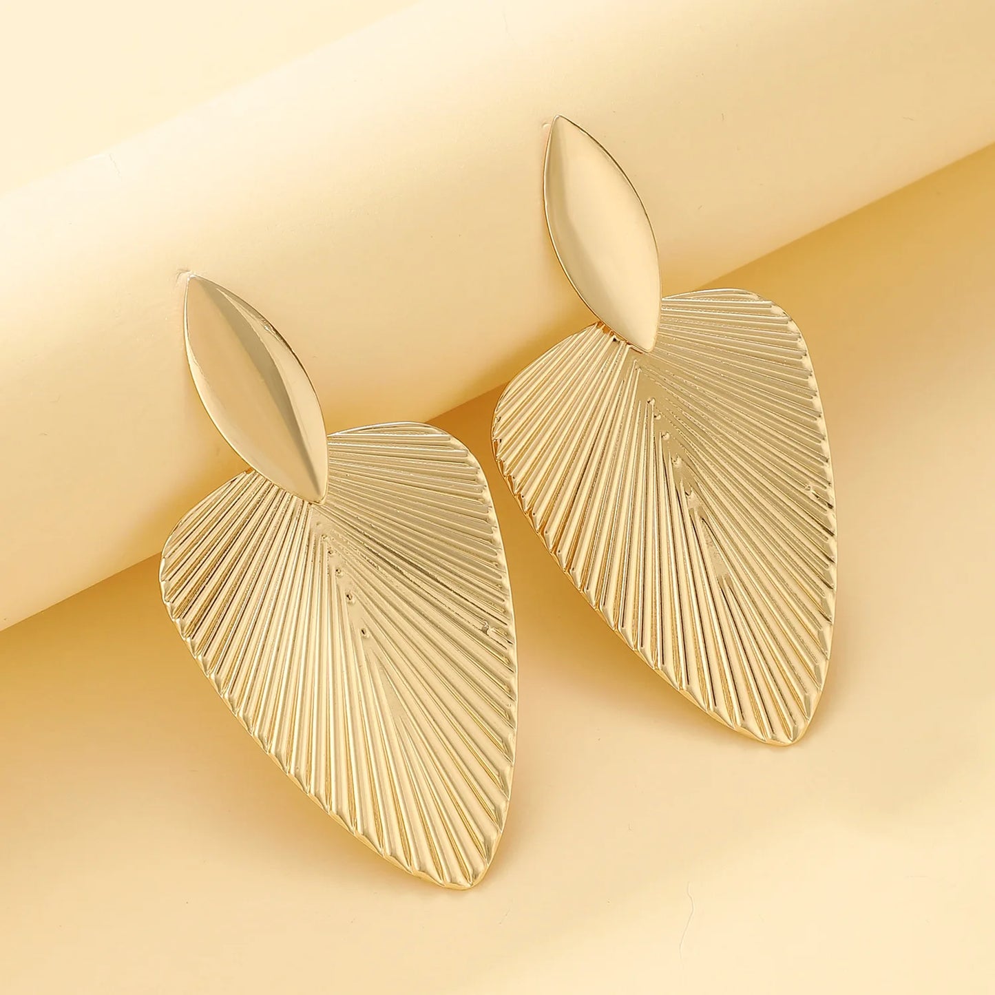 Advanced Metal Textured Leaf  Pendant Big Earrings Women's Exaggerated Fashion Party Jewelry Gold Color Geometry Drop Earring