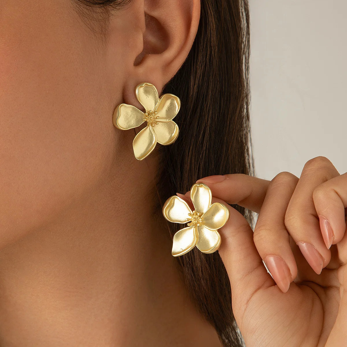 New Exaggerated European & American Style Metal Flower Stud Earrings For Women's Daily Wear Fashion Gold Color Jewelry Gifts