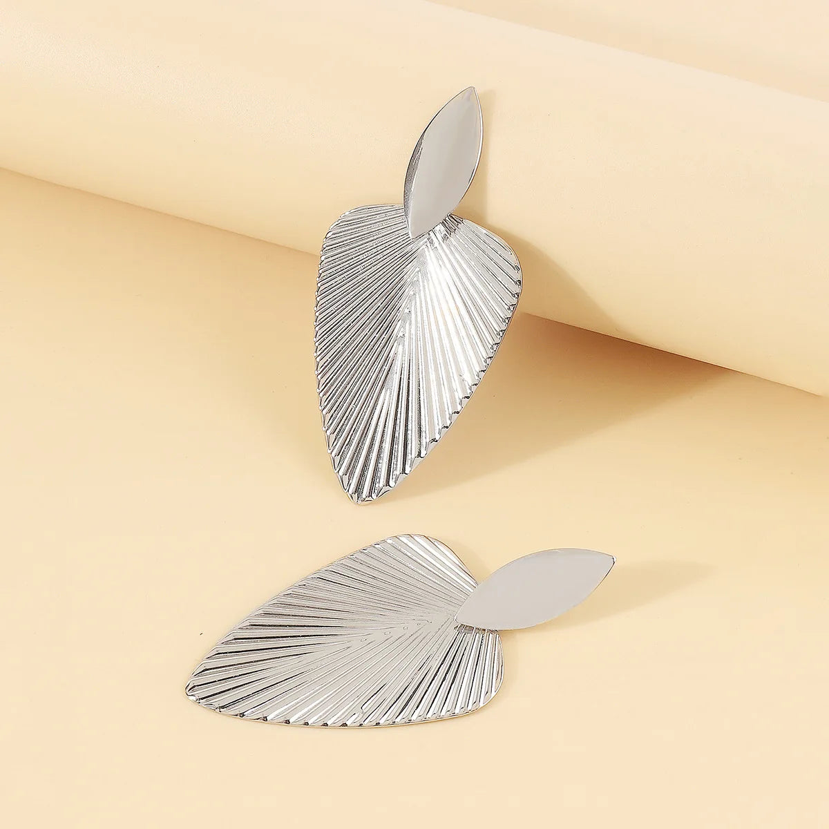 Advanced Metal Textured Leaf  Pendant Big Earrings Women's Exaggerated Fashion Party Jewelry Gold Color Geometry Drop Earring