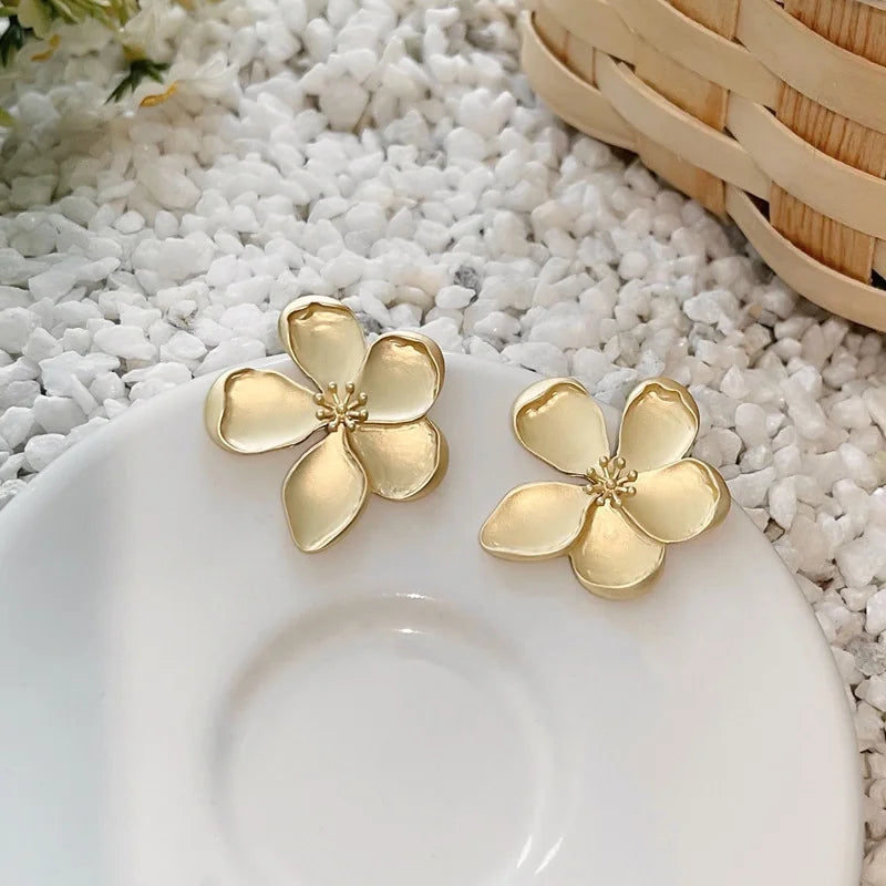 New Exaggerated European & American Style Metal Flower Stud Earrings For Women's Daily Wear Fashion Gold Color Jewelry Gifts